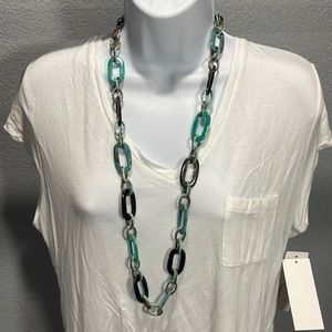 Bundle to receive offer! Versona necklace